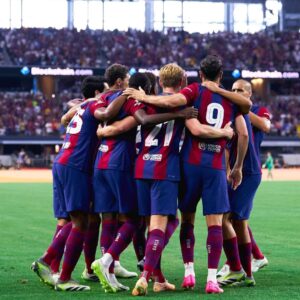Robert Lewandowski Instagram - First El Clasico of the season ⚽️⚽️⚽️

@fcbarcelona