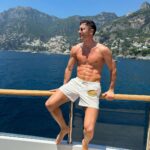 Robert Lewandowski Instagram - Summer 😎