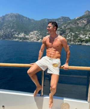 Robert Lewandowski Instagram - Summer 😎