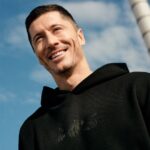Robert Lewandowski Instagram - Bold graphics, metal badges, premium quality materials 👌 Check out my new collection at @4f_official #4F #4FxRL9 #paidpartnership
