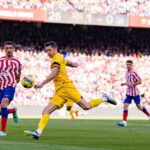 Robert Lewandowski Instagram - +3 points! Feliç diada de Sant Jordi!🌹📚 @fcbarcelona