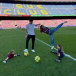 Robert Lewandowski Instagram - +3 points! Feliç diada de Sant Jordi!🌹📚 @fcbarcelona