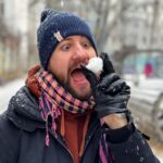 Robin Blase Instagram - Es regnet Snacks! Unsere Tochter hat sich sooooo gefreut 😍 #schnee #schneezauber #schneeflocken #schneemann