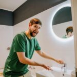 Robin Blase Instagram - Das Ende meiner Roomtour - Das Bad! Der Flur! Das komplett abgeranzte Treppenhaus! Was ich nicht gezeigt habe: Das Kinderzimmer und unsere zwei chaotischen Abstellkammern (eine davon sieht man aber im aktuellen Video :D). Hat euch der Einblick gefallen? Part 2 für Büro und Studio? 📸 @johannawittig
