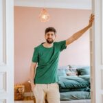 Robin Blase Instagram - Ich zeig euch meine Wohnung, heute ist das Schlafzimmer dran. Es hat zwei Eingänge. Und ein Bett! Wow! 📸 @johannawittig