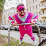 Robin Blase Instagram - #Werbung Ich trage beim Training immer geile Outfits damit die Leute nicht eingeschüchtert sind von meinen monströs großen Muskeln. Dafür sind sie dann eingeschüchtert von meinem Style. Was ich da mache, werde ich oft gefragt. AeROBic natürlich. Die beste Sportart. Dafür braucht man gute Musik. Und die kommt aus meinen EAH-AZ60 True Wireless In-Ear Kopfhörern von @technics_global . High-End Audioqualität wenn ich Pump Up The Jam auf Repeat höhre. #technics #panasonic #panasonicdeutschland #az60 @panasonic_de