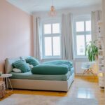 Robin Blase Instagram - Ich zeig euch meine Wohnung, heute ist das Schlafzimmer dran. Es hat zwei Eingänge. Und ein Bett! Wow! 📸 @johannawittig