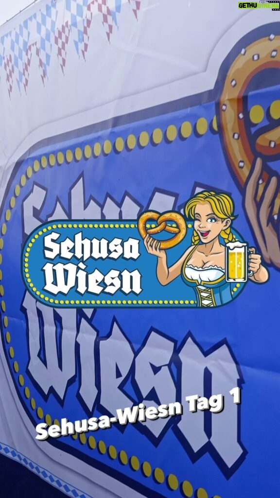 Robin Leutner Instagram - Was war denn da los, Seesen? Der erste Sehusa-Wiesn Tag ist nun vorbei und wir wissen gar nicht was wir sagen sollen. Danke an alle Unterstützer, danke an alle Gäste. Ohne Euch wäre es gestern nicht so wahnsinnig geil geworden. Hier nur ein kurzer Videoausschnitt, weitere Fotos folgen ganz sicher… Wer Die Partyhirschen und Honk! heute live erleben möchte, hat noch die Möglichkeit sich Tickets über Eventim oder an der Abendkasse zu erwerben. Heute gehen wir in die zweite Runde... nutzt unser kostenloses Shuttle 🥳 so muss keiner fahren! Bis später Euer Sehusa-Wiesn Team! #sehusawiesn #djrobin #diepartyhirschen #tag1 #oktoberfest #wiegeilwardasdenn Seesen, Germany