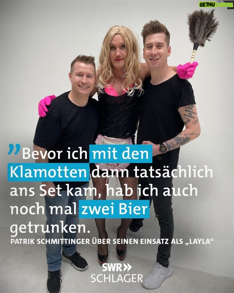 Robin Leutner Instagram - Erst Puffmama,  jetzt Castingshow-Bühne! Ballermannsänger Patrik Schmittinger spielte die "Layla" im Musikvideo zum gleichnamigen Sommerhit 2022. Nicht nur der Song von DJ Robin und Schürze hat für Aufsehen gesorgt, sondern auch Schmittingers Performance im Video. Die hatte für ihn negative Folgen ... Bei „The Voice“ kämpft Schmittinger ab dem 02.11. nun im Team Giovanni in den Battles um den Castingshow-Titel. ✌🏼 . . . #swr #swrschlager #layla #djrobin #schuerze #ballermann #mallesongs #musikvideo #skandal #thevoiceofgermany #giovannizarrella #patrikschmittinger