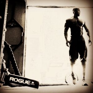Rockmond Dunbar Instagram - It’s a good time to detox your mind, body and soul. #loveyourself #transformation #dadbod #rogue #47  #❤️ #💪🏾❤️👍🏾 #roguefitness