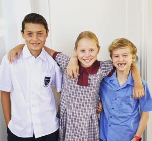 Rodger Corser Instagram - Happy 11th Birthday Cilla June and First day of grade 6..
Happy first day of High School for our big Buddo boy…and good luck eating an apple Dusty.
Mum n’ Dad are super proud of you all!!
