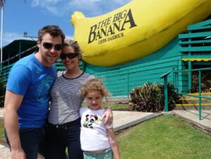 Rodger Corser Instagram - A very “BIG” Happy 21st Birthday to our darling Zippy , Zipporah Mary @zipporraahh We love you to the moon and back…and also to an Aussie monument or three.
Lots of love always from Nay, me and the smaller ones xoxo