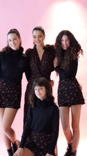 Rodrigo Faro Instagram - Os Quatro Corações que batem fora do meu peito!!!! @veraviel @mariavielfaro @mehelenavielfaro e Clara…❤️❤️❤️❤️