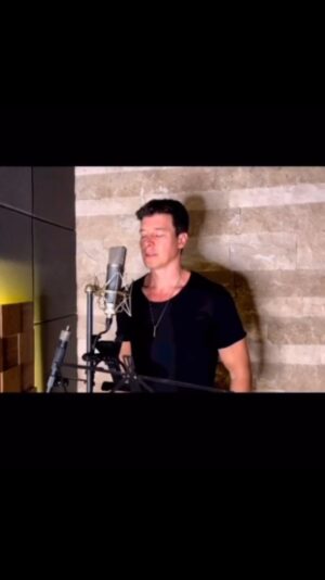 Rodrigo Faro Instagram - Pra aquecer seu coração…❤️ #love #music