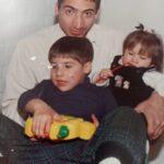 Rodrigo González Instagram - Feliz cumpleaños hijo! Cuando naciste llenaste de amor mi vida. Y a medida que ibas creciendo, me mostrabas que eras especial. Sensible, inteligente y tan maduro para tu edad. Hoy eres un abogado con conciencia social. Te amo. Feliz nueva vuelta al Sol y que la vida te bendiga. ❤️❤️❤️