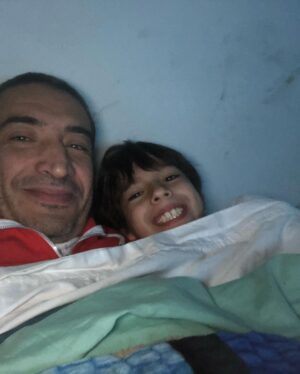Rodrigo González Instagram - Mi todo, mi luz, mi vida. Te amo con la fuerza de mil mares e infinitos soles. Gracias por elegirme como tú papá! Hace 11 años llegaste a nuestras vidas! Feliz cumpleaños Santi de mi amor! Toda la luz para ti, mi papita! #teamo❤️