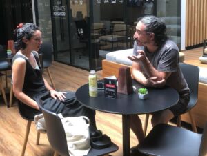 Rodrigo González Instagram - Gracias por aceptar ser parte de mi proyecto literario acerca del stand up @lanicloux una conversa alegre, interesante y sensible! Luego más info con fotitos de aquellos que ya entrevisté! 
“La historia del stand up en Chile”