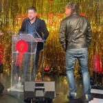 Rodrigo González Instagram - Muchas gracias @comedy_restobar por el reconocimiento, muchas gracias por los aplausos colegas, felicitaciones a las ganadoras y ganadores, gracias a las más de 27 mil personas que votaron por ellas y ellos. Lo que hace 8 años comenzó como un sueño, con la idea de tener un sustento para cuando no hubiera pega, hoy es el restaurant más importante de Chile y uno de los más renombrados en Sudamérica. y es chileno. Único y especial. Con dolor dejé de ser parte del @comedy_restobar el año 2017, para dedicarme a mi carrera, y a mi familia. El trabajo de mantener un restaurante es agotador, como lo saben muchas y muchos amigos dueños y dueñas de un bar o restaurante. El comedy quedó en las mejores manos, de mi amigo del alma, @felipecollibara quien lo llevó al lugar que hoy ocupa dentro de la escena nacional del stand up. Larga vida al comedy, y larga y hermosa carrera a todas y todos los que han estado en ese maravilloso escenario. Gracias! #comedyawards #comedy #gratitud