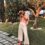 Rona Özkan Instagram - 𝘪𝘯𝘴𝘪𝘥𝘦 𝘢 𝘧𝘳𝘢𝘮𝘦 🔲