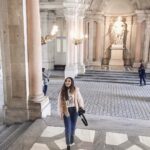 Rona Özkan Instagram - The tourist in me 🤓📷 Staunender Blick & die Kamera in der Hand - Rona erkundet Madrid 🇪🇸 Habt einen schönen Sonntag ihr Lieben! #exploring #madrid #travel #the #world #beautiful #planet #amazed #palace #snapshot #happy #sunday Royal Palace of Madrid