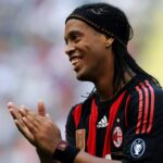 Ronaldinho Instagram - Hoje é um dia mt especial, dia que estreei pelo @acmilan !! Só lembranças boas desta torcida e cidade maravilhosa 🤙🏾