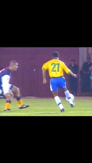 Ronaldinho Instagram - #TBT Copa América 99!🏆
Primeira convocação e já primeiro título com nossa seleção!! 🇧🇷🇧🇷
Não via a hora de contar toda essa emoção pra quem sempre me apoiou... te amo mãe!
