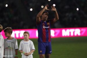 Ronaldinho Instagram - Israel, muito obrigado!!! 🇮🇱🇮🇱
País lindo e que nos recebe tão bem todas as vezes... Felicidade em rever meus companheiros e dar um pouco de alegria pra galera!!
#MésQueUnClub 🔴🔵