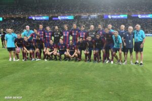 Ronaldinho Instagram - Israel, muito obrigado!!! 🇮🇱🇮🇱
País lindo e que nos recebe tão bem todas as vezes... Felicidade em rever meus companheiros e dar um pouco de alegria pra galera!!
#MésQueUnClub 🔴🔵