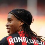 Ronaldinho Instagram - Hoje é um dia mt especial, dia que estreei pelo @acmilan !! Só lembranças boas desta torcida e cidade maravilhosa 🤙🏾