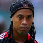 Ronaldinho Instagram - Hoje é um dia mt especial, dia que estreei pelo @acmilan !! Só lembranças boas desta torcida e cidade maravilhosa 🤙🏾