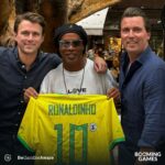 Ronaldinho Instagram - Feliz de anunciar a nova parceria com a Booming Games! Fique ligado! A bruxaria vai rolar solta! 🧙🏽‍♂️⚽️🤙🏽 I’m soo glad to announce this partnership with Booming Games! Bruxo is ON! 🧙‍♂️ ⚽ 🤙🏽