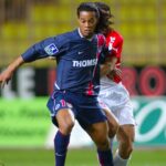 Ronaldinho Instagram - 🗓🔙 #OnThisDay - 2002 @ronaldinho’s magic in Monaco! 🪄✨ Stade Louis-II