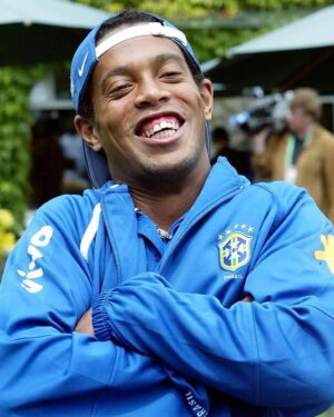 Ronaldinho Instagram - Fds chegando e a gente fica como??? kkkkkkkkk
Vamo que vamo!!! 🚀🤙🏾