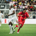 Ronaldinho Instagram - Obrigado pelo carinho galera de Miami!!! 🇺🇸🇺🇸 Que alegria levar a magia das #LeyendasCONMEBOL para o mundo!!! Mt feliz por estar de novo em campo com tantos craques 🤙🏾 DRV PNK Stadium
