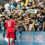 Ronaldinho Instagram – Obrigado pelo carinho galera de Miami!!! 🇺🇸🇺🇸
Que alegria levar a magia das #LeyendasCONMEBOL para o mundo!!! Mt feliz por estar de novo em campo com tantos craques 🤙🏾 DRV PNK Stadium