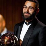 Ronaldo Instagram - Um camisa 9 volta a ser Bola de Ouro. Você merece, @karimbenzema. Uma honra ser uma de suas inspirações. Parabéns pela conquista! Parabenizo também @alexiaputellas. A lesão que poderia tirá-la da disputa só tornou o desafio maior - conheço essa história. Temporada da superação encerrada com Bola de Ouro! #ballondor 📸: Stéphane Mantey / Alain Mounic - @lequipe Théâtre du Châtelet