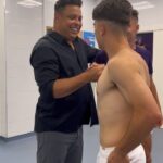Ronaldo Instagram - ¡Así se empieza una temporada! 😌 @ronaldo ha querido felicitar a los jugadores en el vestuario tras la victoria de hoy. La primera de muchas, ¡Vamos, Pucela! 👊