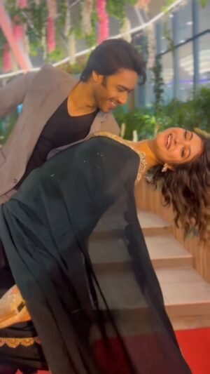 Rooqma Ray Instagram - Hasti rahe tu.....

When Ronit meets Madhu in multiverse.

#RonitMadhu #RezwanRooqma
#Rooqma #Rezwan #RezwanSheikh #bollywood #romantic  #songs #pratidaan #reunion #sonu