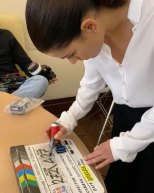 Rosa Diletta Rossi Instagram - Conservo questi ricordi gelosamente…
Alcuni incontri sono talmente rari da farteli sembrare dei regali della vita. 
Senza la squadra straordinaria di cast tecnico e artistico #mariacorleone non avrebbe preso vita. 
A loro, ognuno di loro va la mia più grande riconoscenza. 
Uno su tutti va a @mancio78 che ha saputo guidarci con garbo e attenzione, che non ha mai mancato il dialogo e la generosità, che ha un talento autentico e pieno di vita. 

Vi aspettiamo con ansia!
