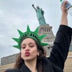 Rosalía Instagram - Proposito del año: ultimo sigarrito del año. FELIZ 2024 CARISSS GRACIAS A TODOS X ESTAR AHÍ SIEMPRE❤️‍🔥