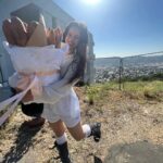 Rosalía Instagram - Bouquet de baguettes🎀🥖🥨