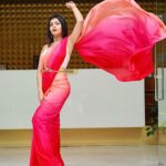 Ruchira Jadhav Instagram - Flaunting everything that I have.. Saree & Smiles….💖🧡 📸 : @javaharphotography