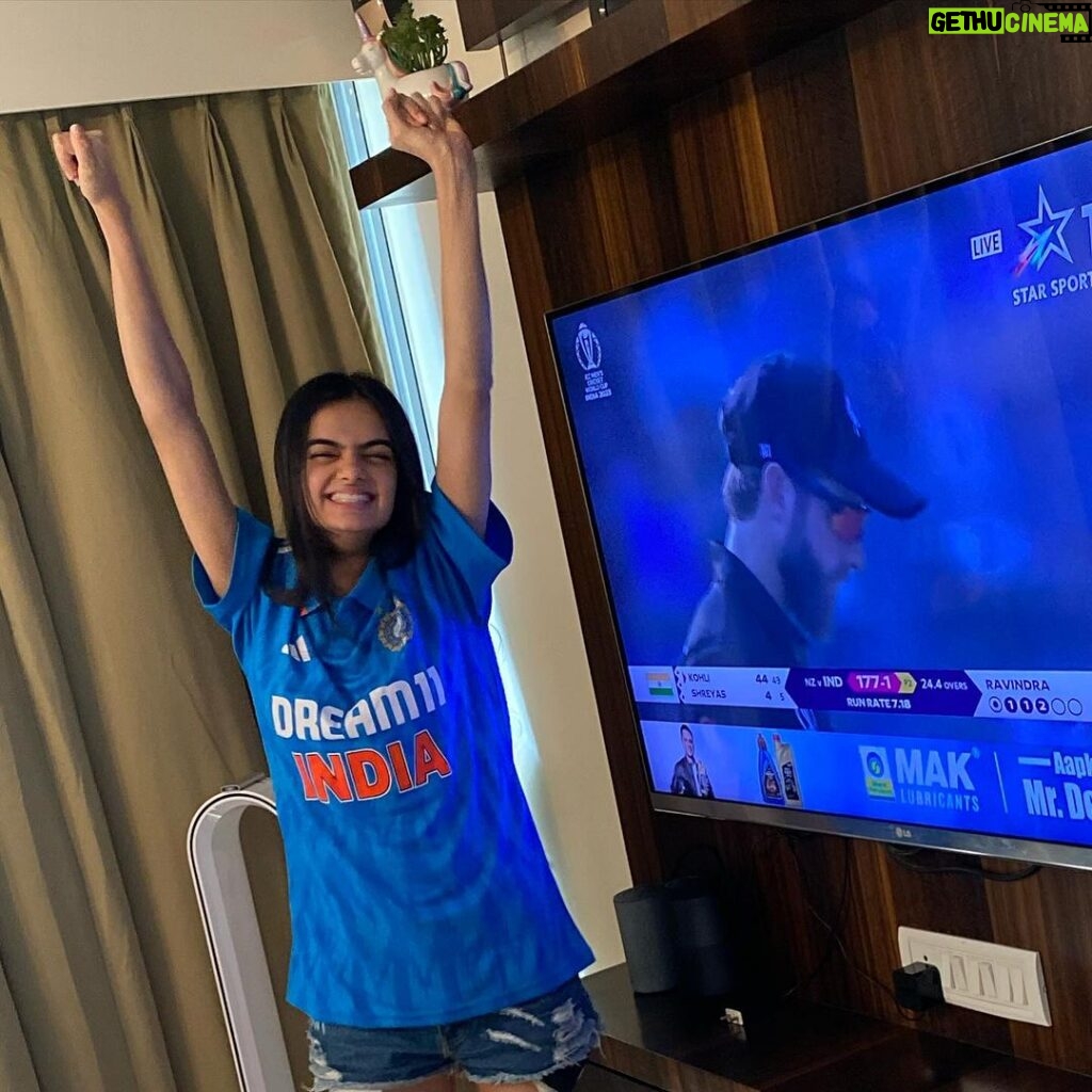 Ruhanika Dhawan Instagram - INDIA 🇮🇳 Share your jersey pictures #jeetegaindia 🤞 #cwc23