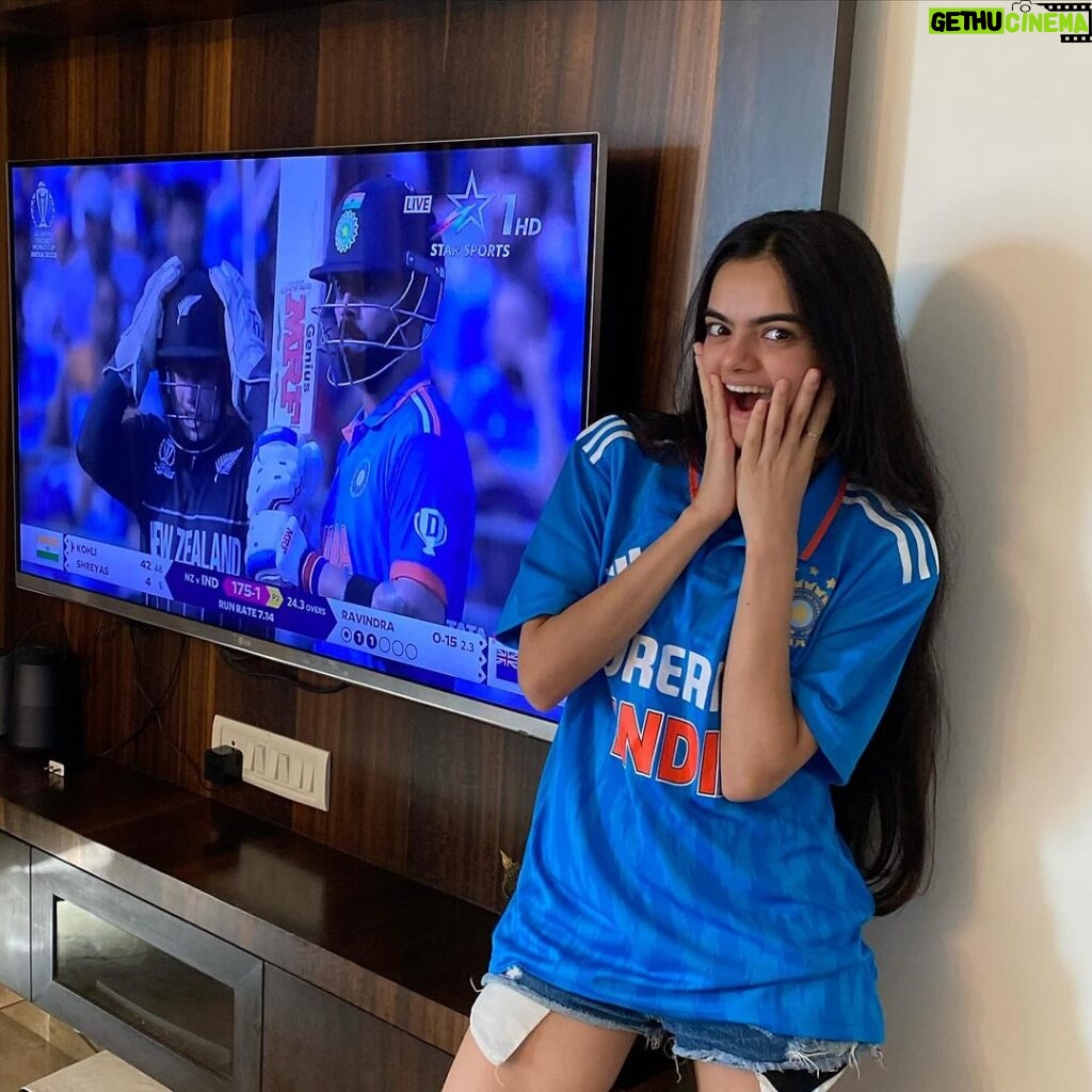 Ruhanika Dhawan Instagram - INDIA 🇮🇳 Share your jersey pictures #jeetegaindia 🤞 #cwc23