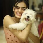 Ruhanika Dhawan Instagram – Dear Lassi(lassu),
You teach us love, compassion empathy 

Whether it’s my parents,relatives, our house help or even the guard you treat everyone with the same affection. That’s the thing about dogs they treat everyone equally irrespective of their caste, colour, creed or financial status. You only seek ‘love’ in return from everyone. Thank you for choosing Us lassi. Hamari aankhon ka tara hamara pyaara gugu nana. 🐾 🐾❤️❤️
