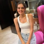 Ruhanika Dhawan Instagram - Smile sparkle shine ✨