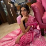 Ruhanika Dhawan Instagram – राधा की भक्ति , मुरली की मिठास , 
माखन का स्वाद और गोपियों का रास , 
आओ सब मिलके बनाते हैं जन्माष्टमी का दिन ख़ास।
श्रीकृष्ण जन्‍माष्‍टमी की हार्दिक शुभकामनाएं