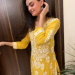 Ruhanika Dhawan Instagram - 🤍💛 #ruhaanikadhawan #indianwear
