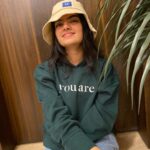 Ruhanika Dhawan Instagram - You are! You be you! Like my Papa says अपनी लंबी लाइन खींचनी है। Slow is the fastest way to reach the top.