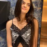 Ruhanika Dhawan Instagram - 🖤 🤍
